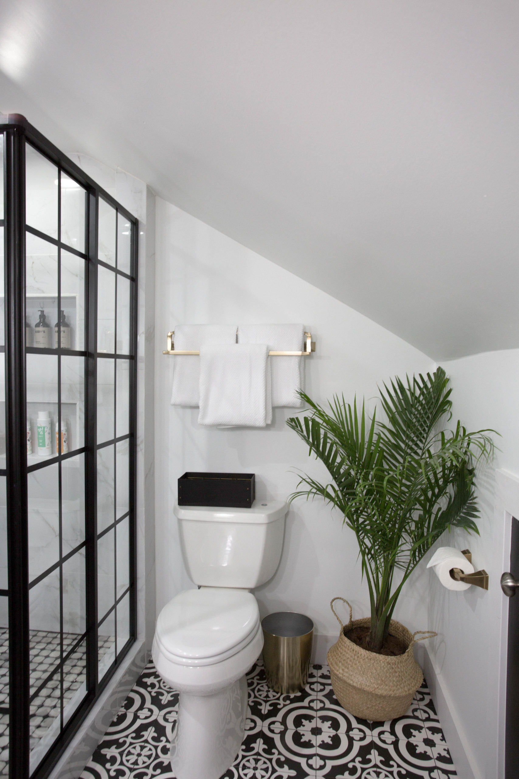 modern master bathroom faucet