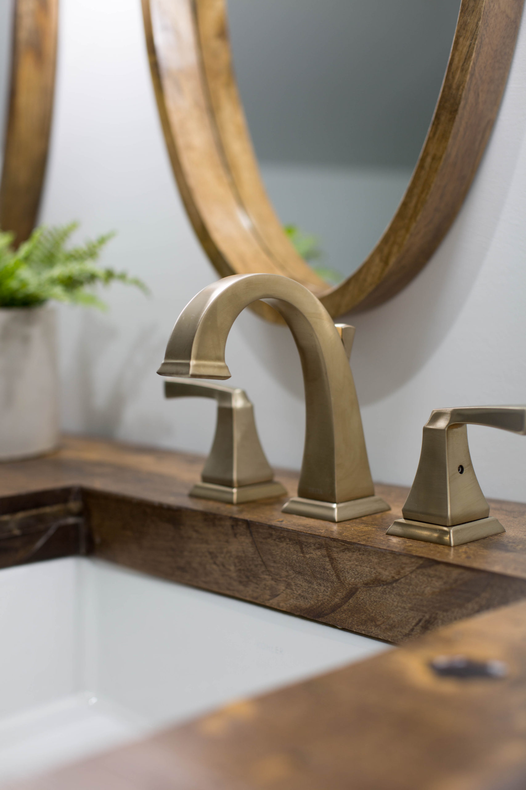 modern master bathroom faucet