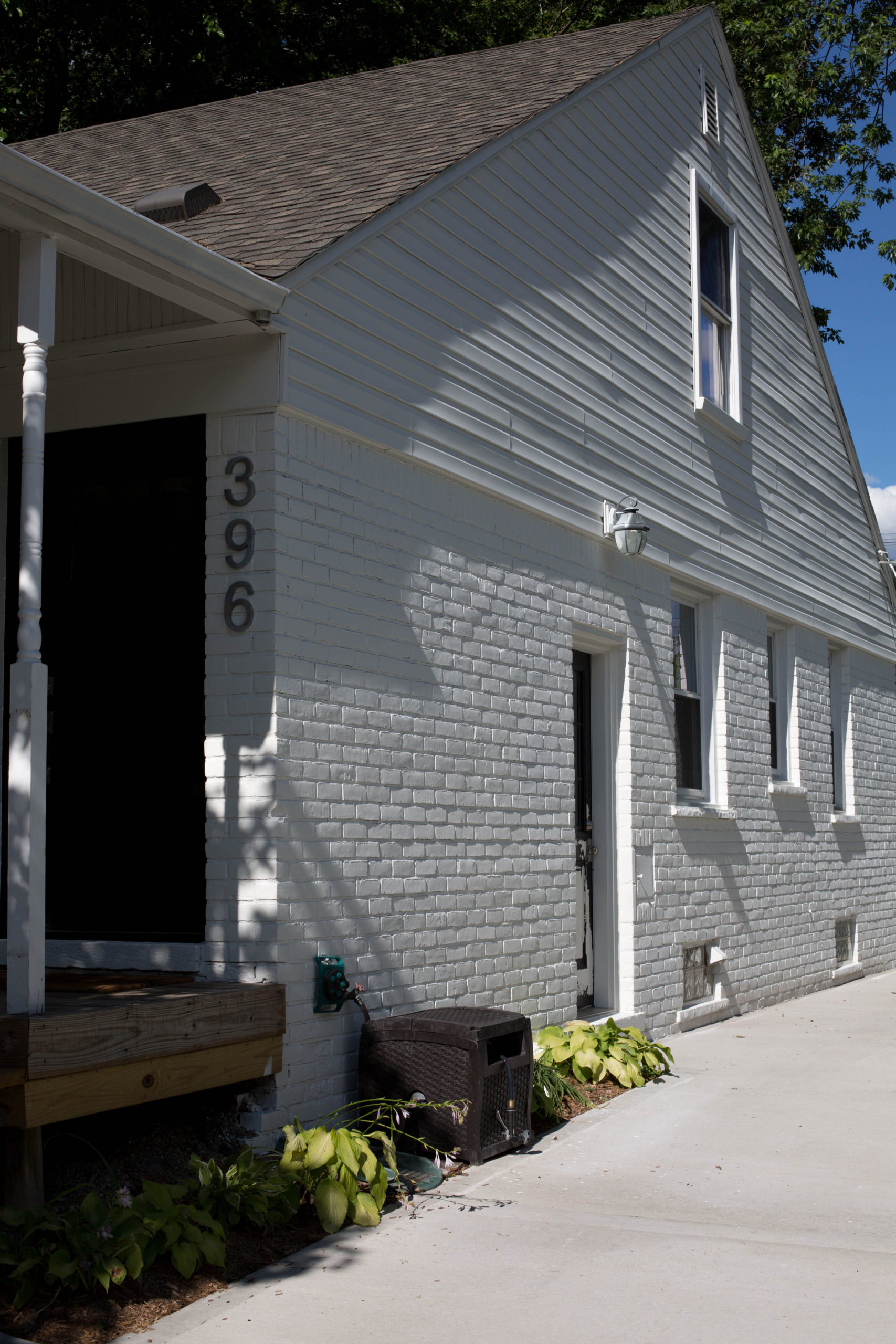 DIY how to paint brick and vinyl siding