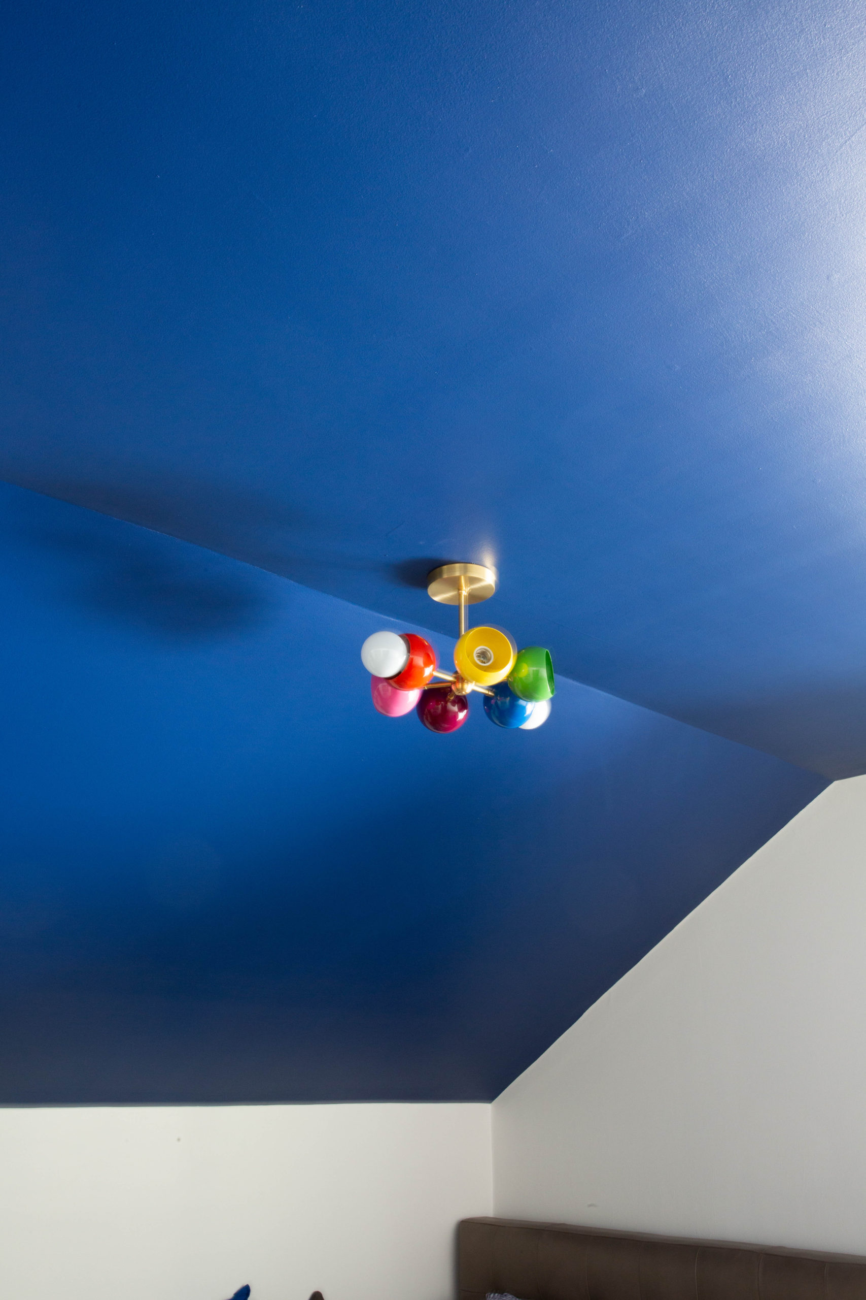 how to paint a dark ceiling