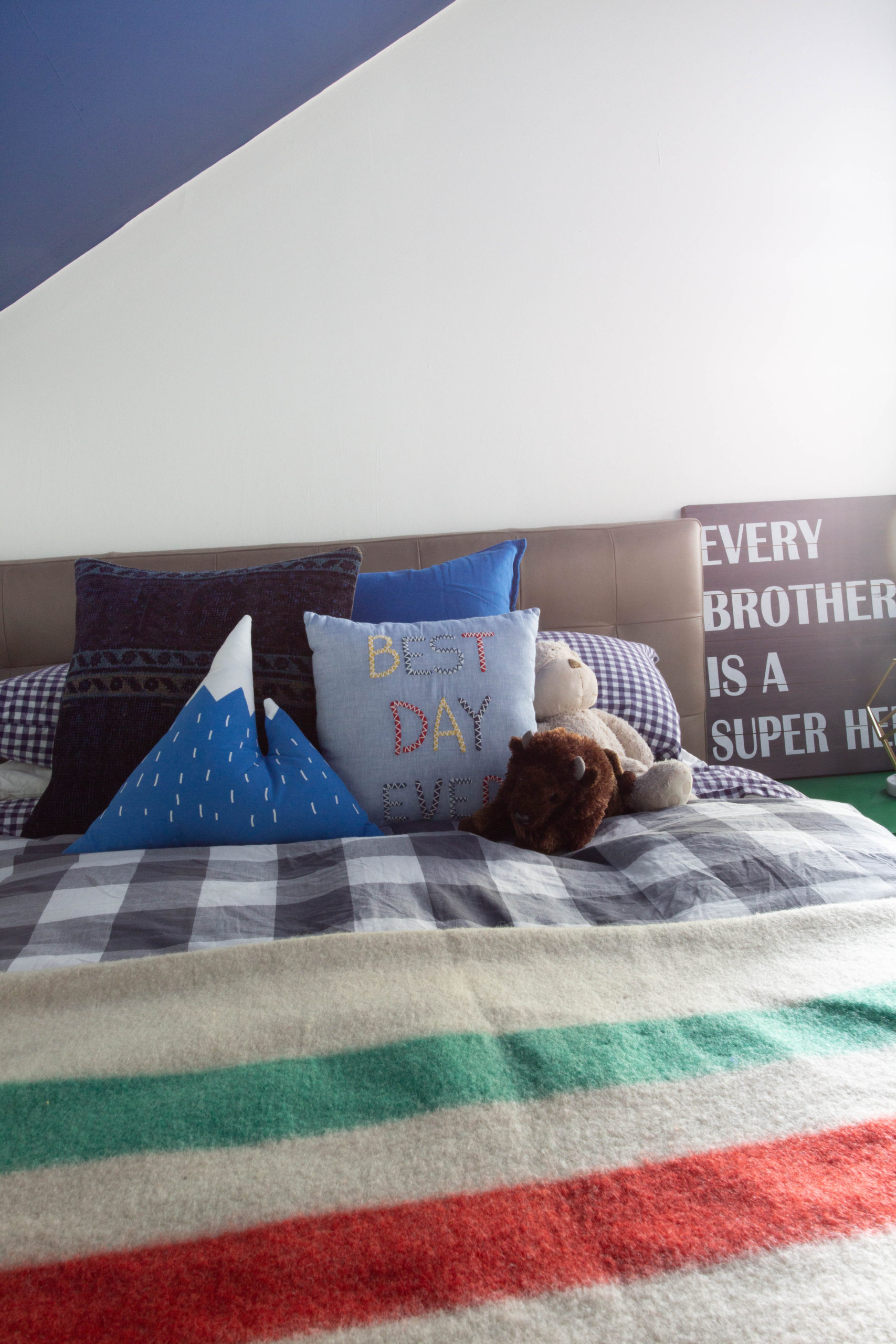 how to create a room full of color