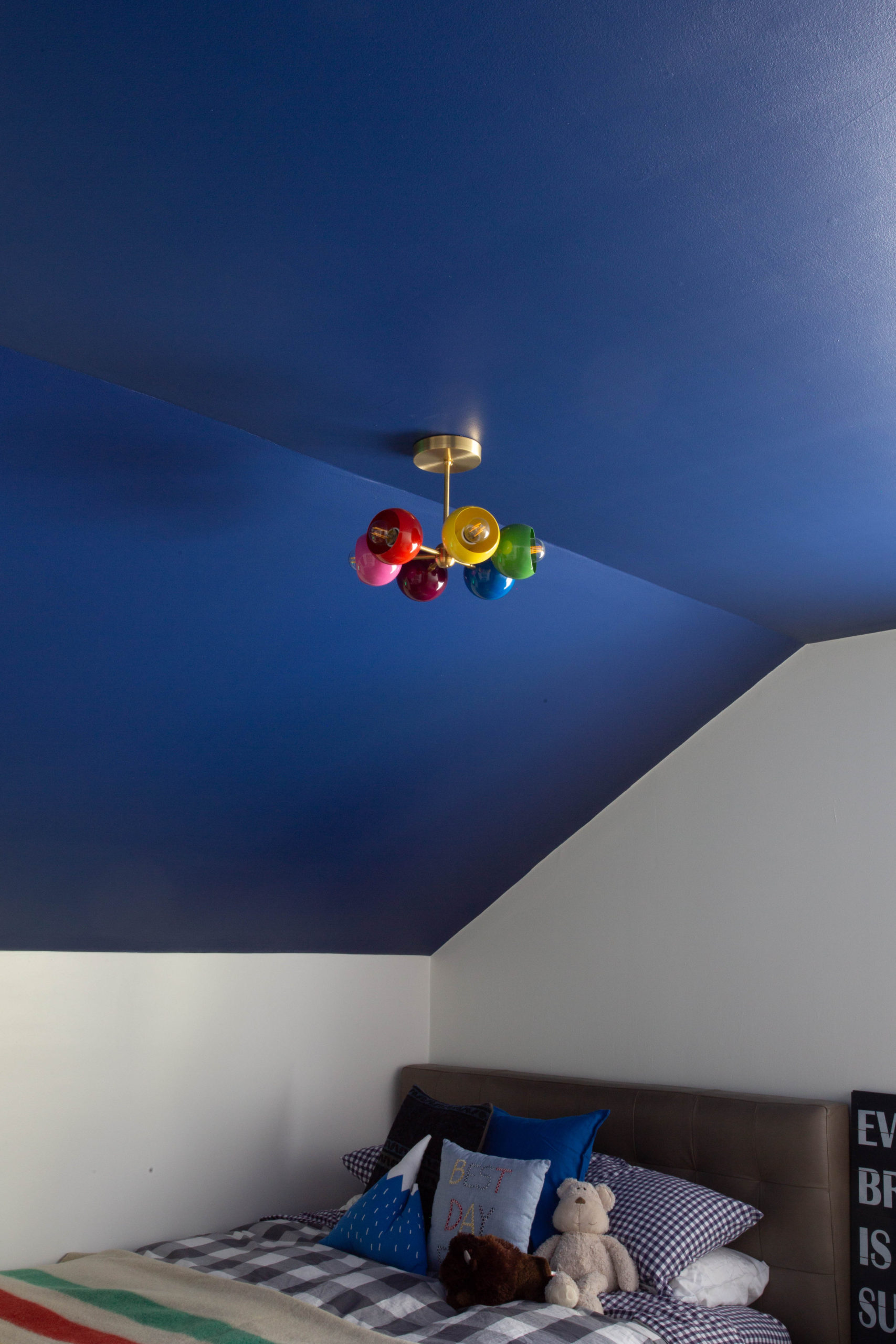 how to create a room full of color