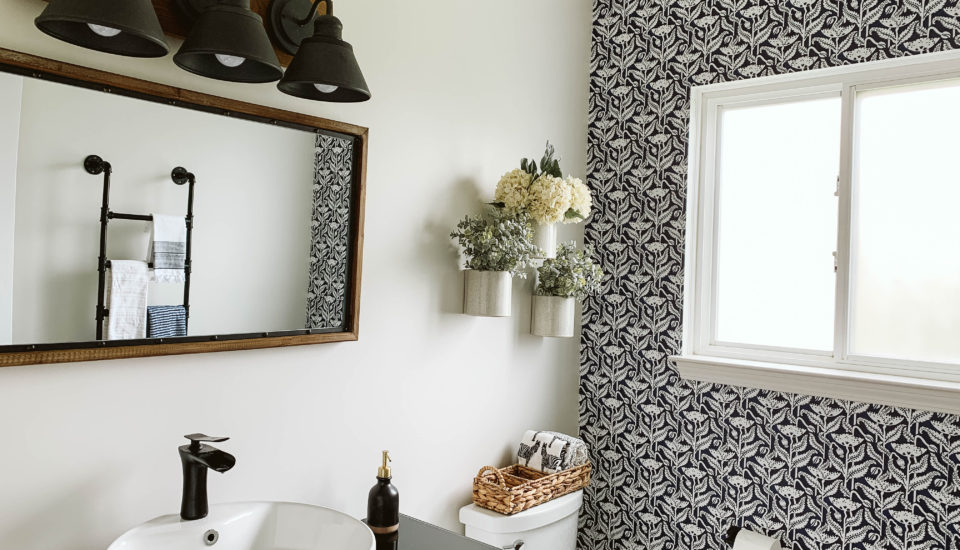 modern farmhouse bathroom