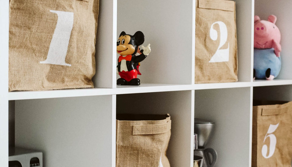 how to keep a playroom organized