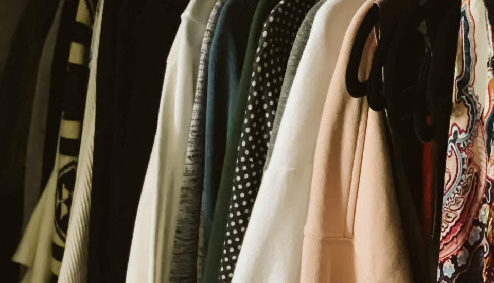 5 budget friendly closet organizing tips