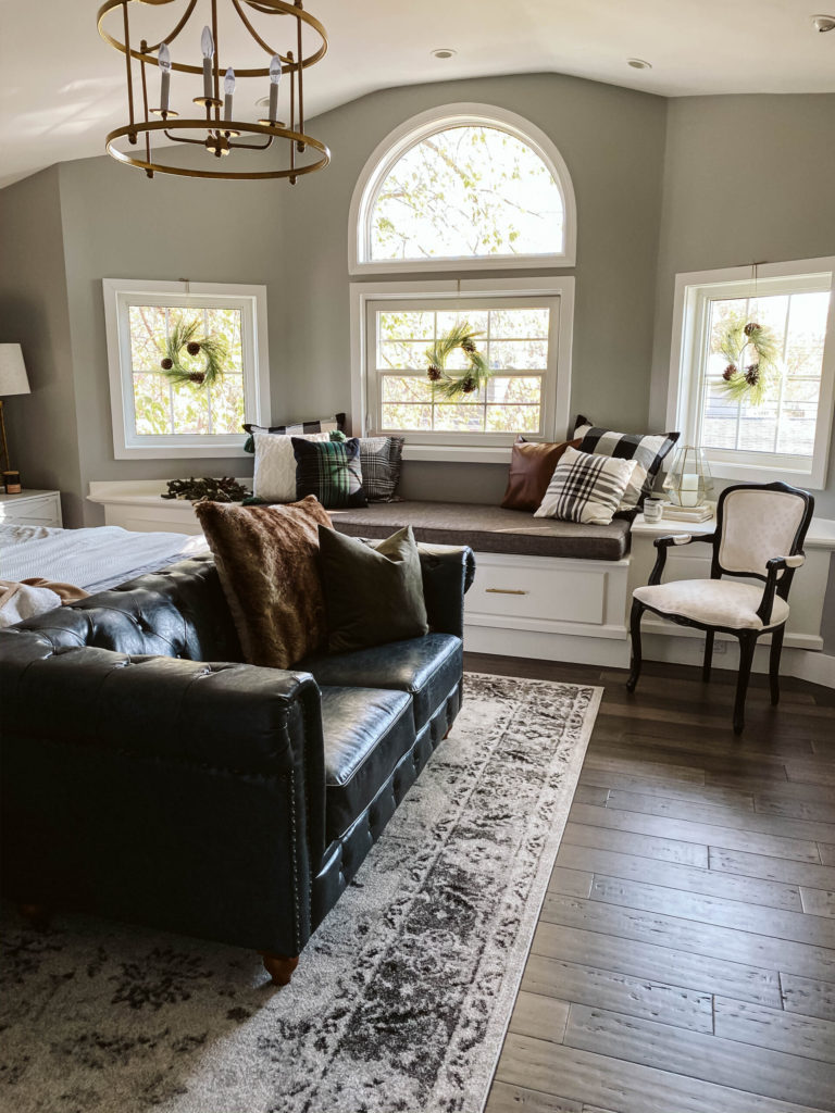 simple modern holiday home decor