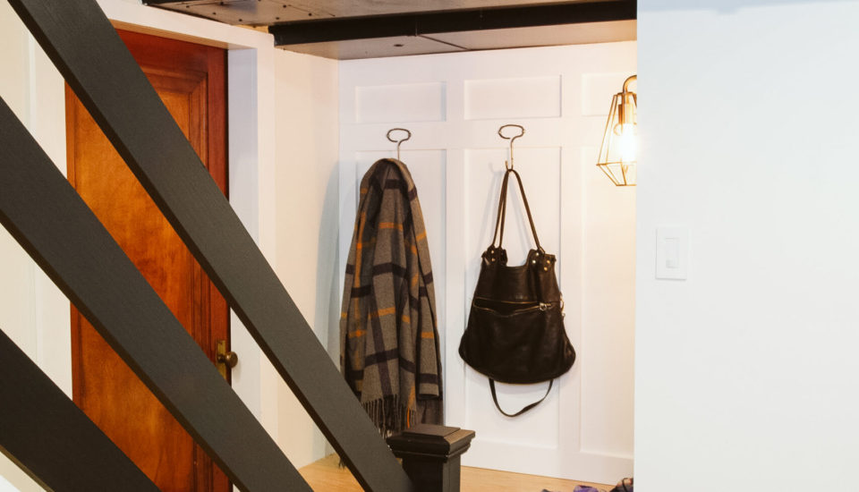 how to build a railing, how to make a modern stair rail, how to make a custom horizontal railing