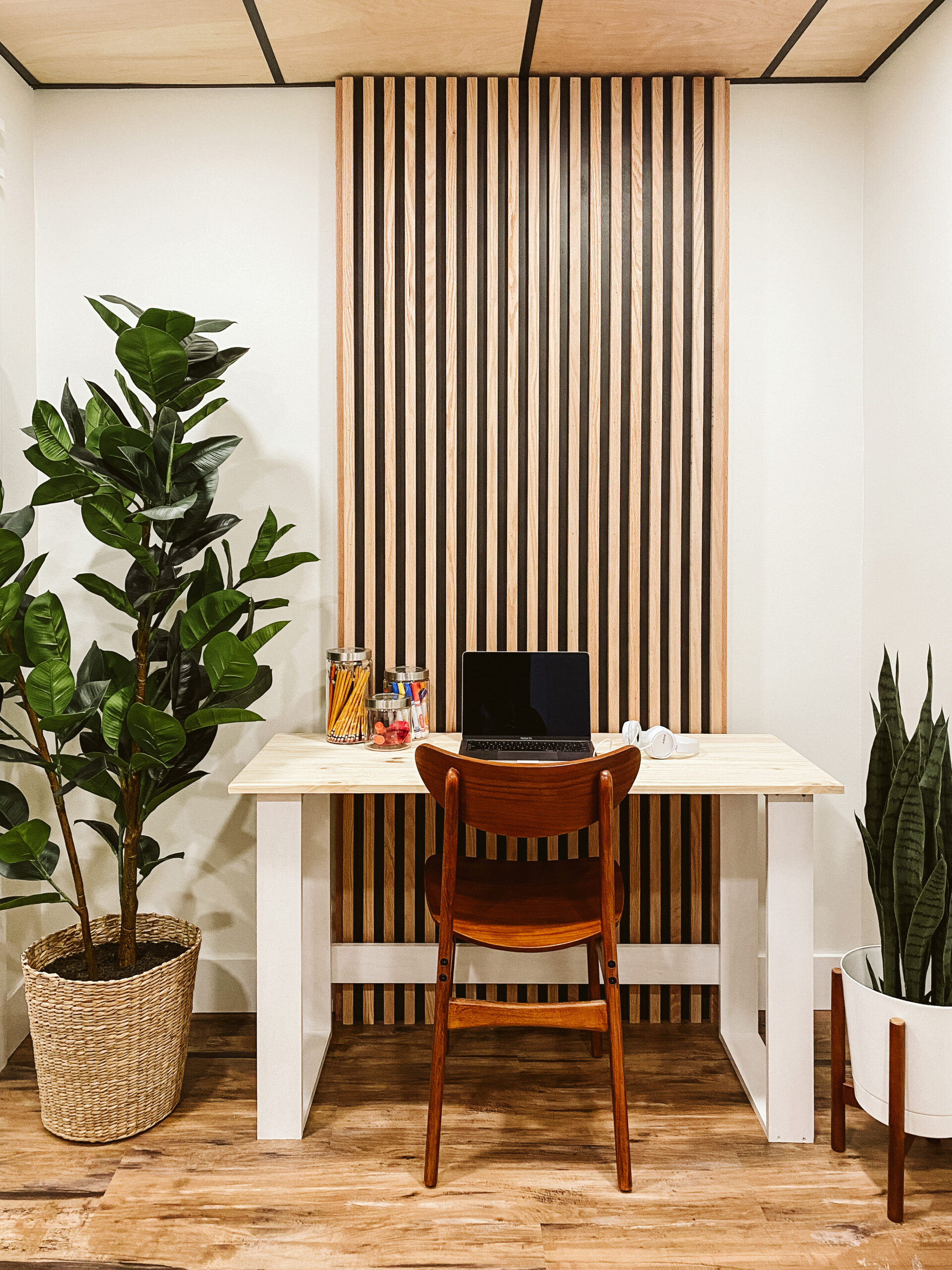 HOW TO UPDATE A DESK IN MINUTES image 6