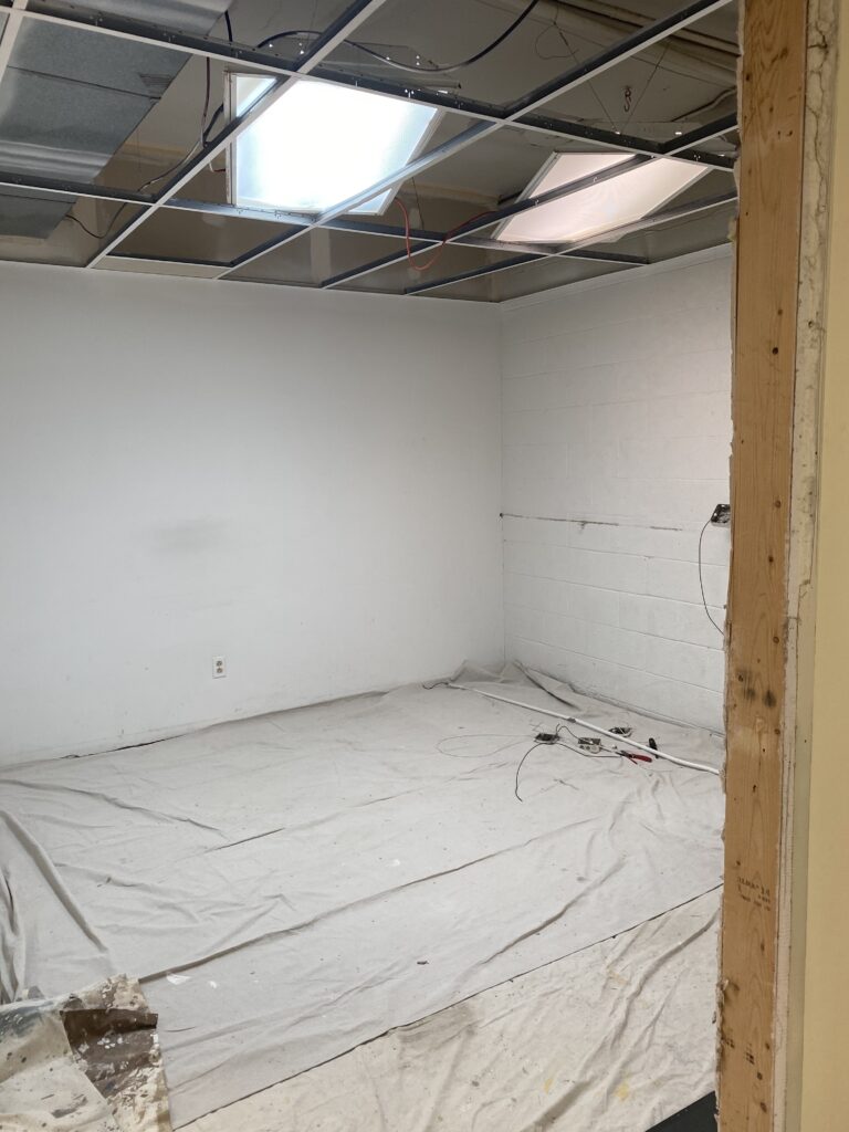 A MODERN TAKE ON DROP CEILINGS image 3