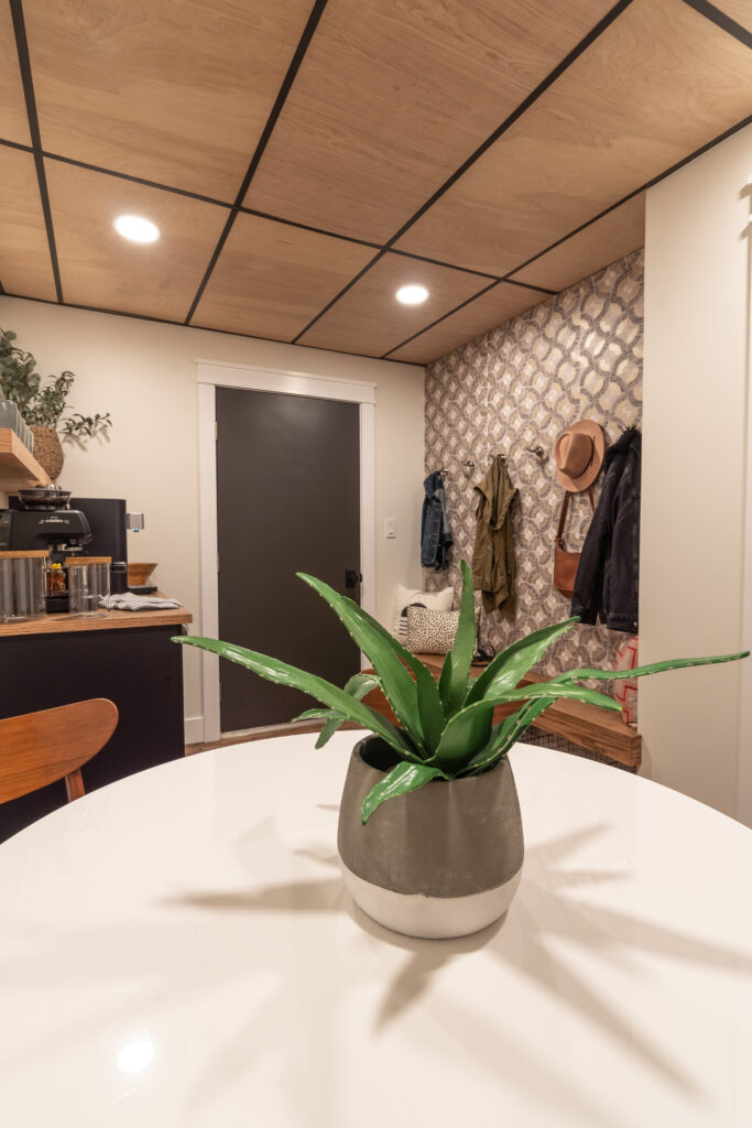 A MODERN TAKE ON DROP CEILINGS image 7