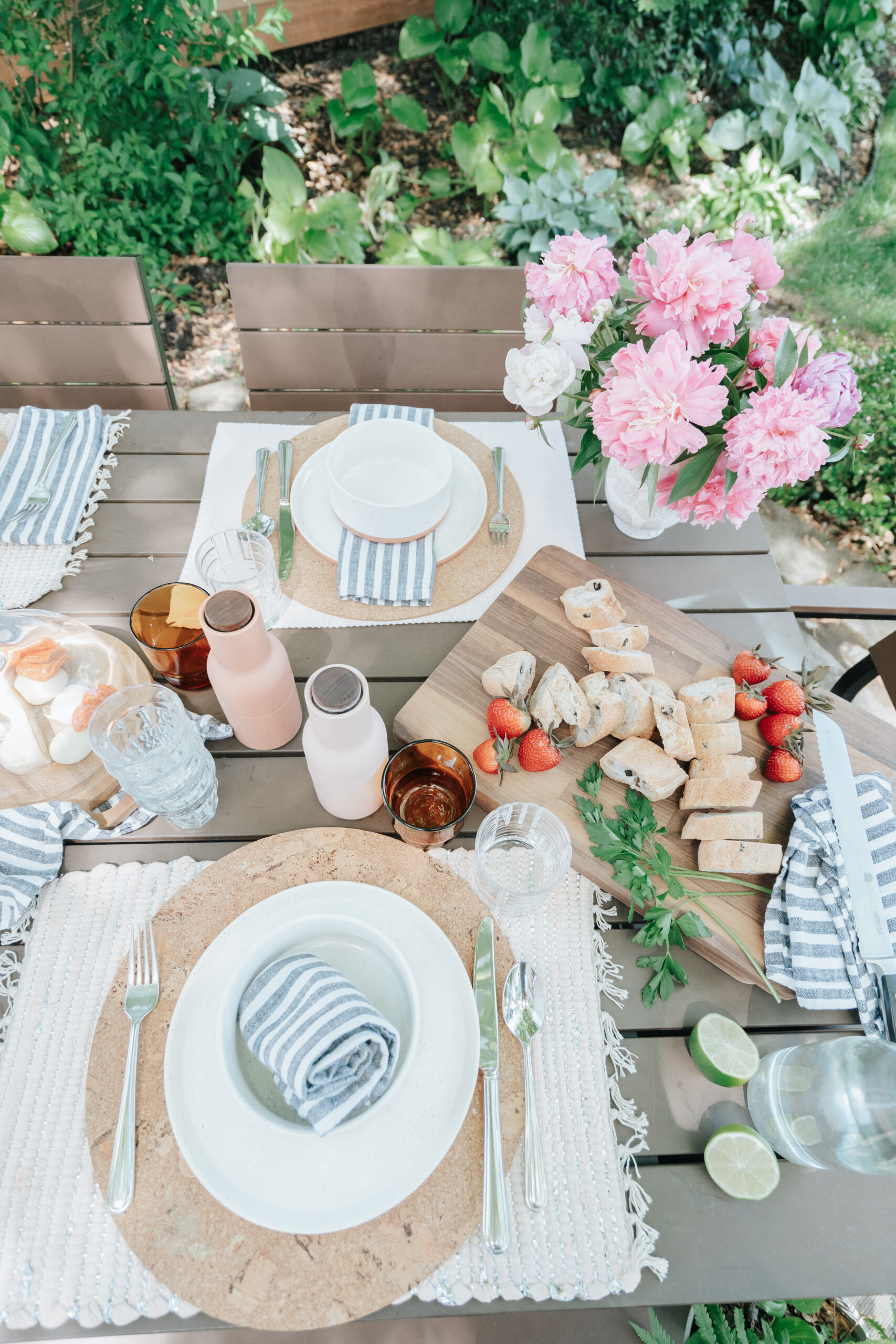 ULTIMATE OUTDOOR DINING GUIDE image 5