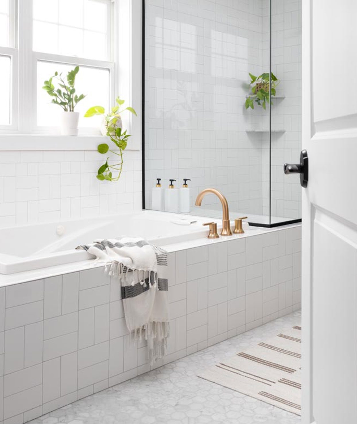 Modern Minimalist Bathroom